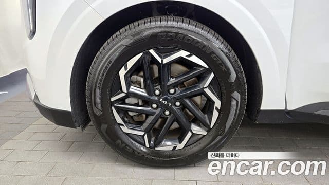 Kia Carnival 2024 — ფოტო 4/20