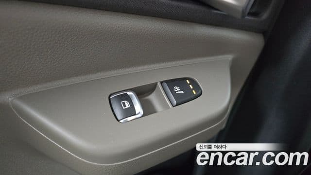 Kia Carnival 2024 — ფოტო 19/20