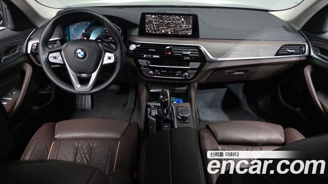 BMW 5 Series 2019 — ფოტო 7/20
