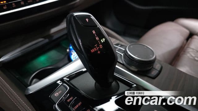BMW 5 Series 2019 — ფოტო 9/20
