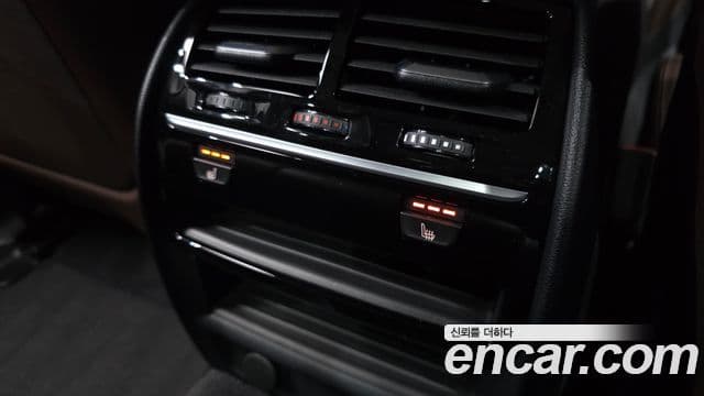 BMW 5 Series 2019 — ფოტო 19/20