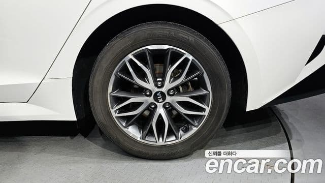 Kia K5 2020 — Photo 7/20