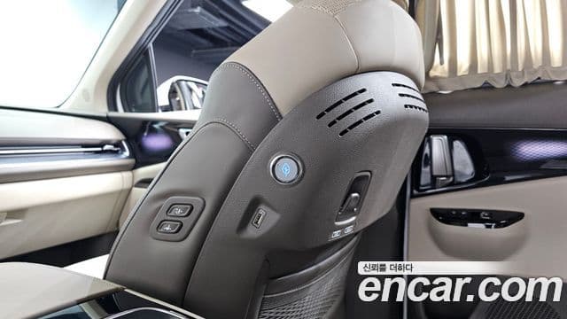 Kia Carnival 2022 — Şəkil 17/20