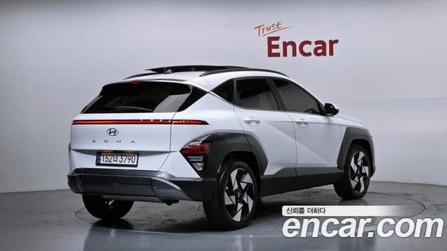 Hyundai Kona 2023 — Фото 2/20