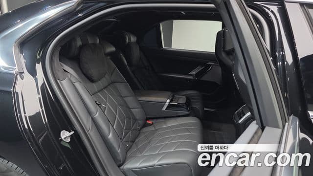 BMW 7 Series 2023 — Şəkil 12/20