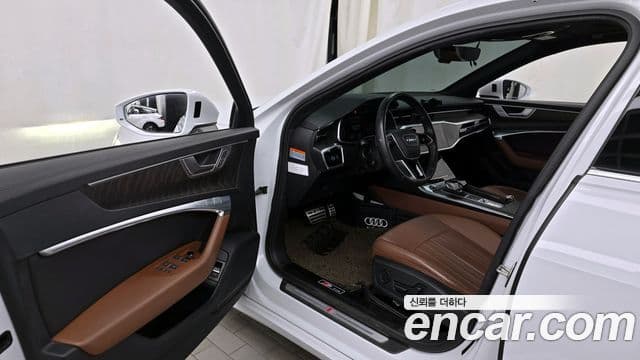 Audi A6 2021 — Şəkil 10/20