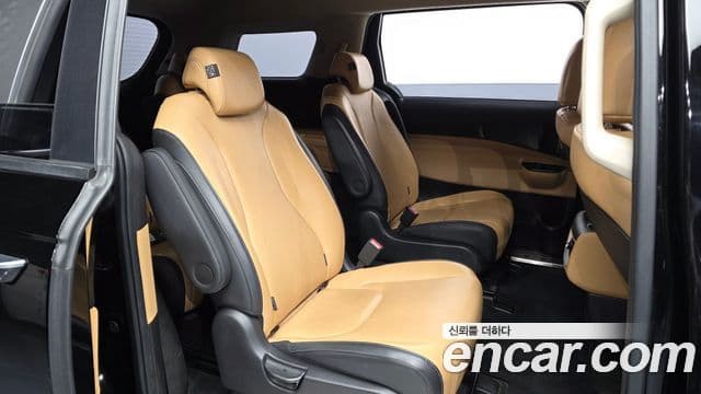 Kia Carnival 2022 — ფოტო 12/20