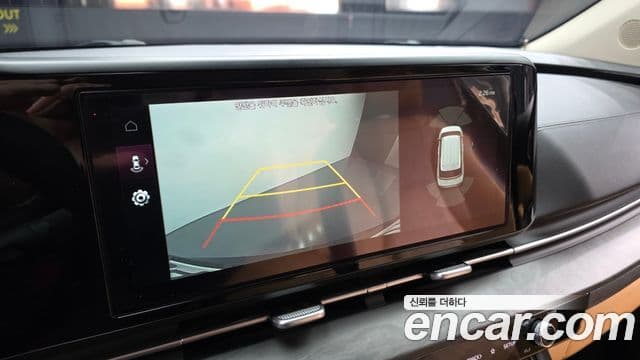 Kia Carnival 2022 — ფოტო 15/20