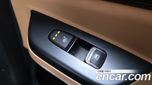 Kia Carnival 2022 — ფოტო 19/20