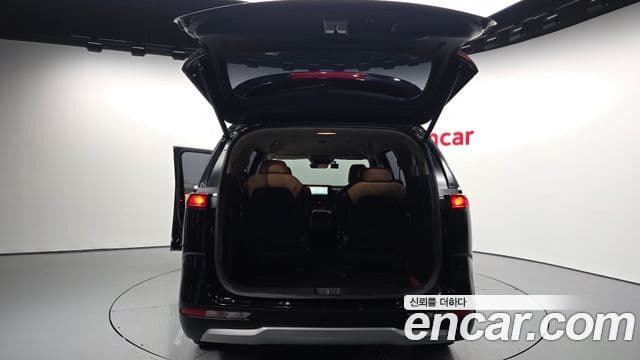 Kia Carnival 2022 — ფოტო 20/20