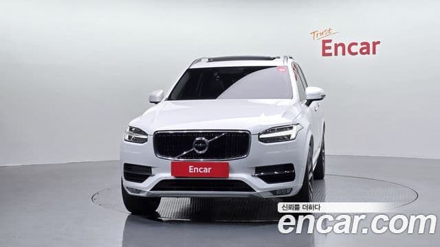 Volvo XC90 2019 — Photo 8/20