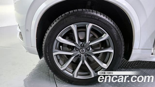 Volvo XC90 2019 — Photo 6/20
