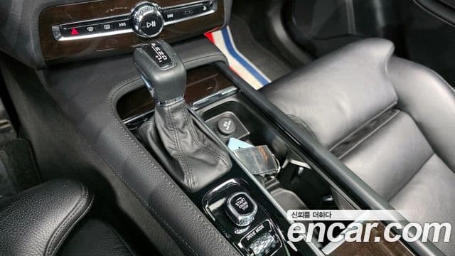 Volvo XC90 2019 — Photo 20/20