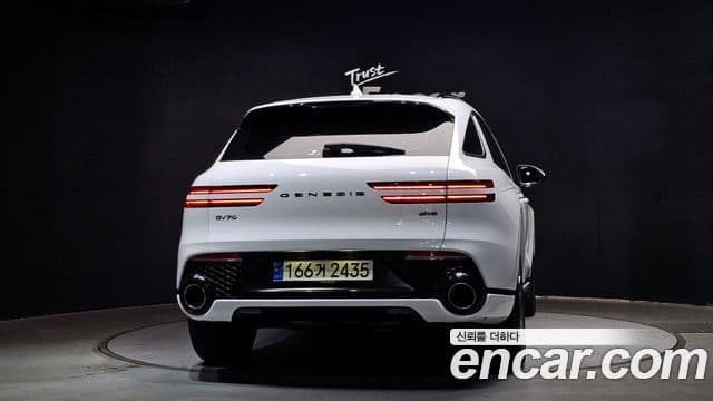 Genesis GV70 2021 — ფოტო 1/20