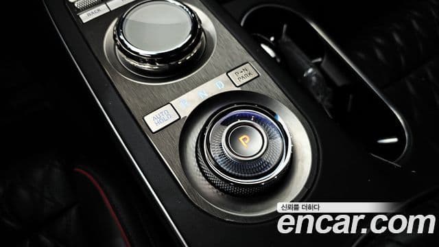Genesis GV70 2021 — ფოტო 8/20