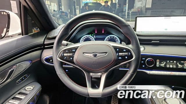 Genesis GV70 2021 — ფოტო 14/20