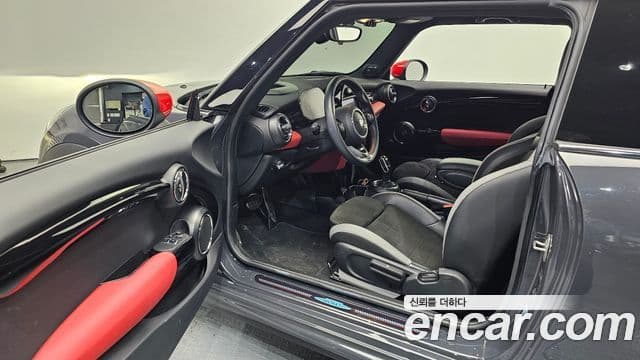 Mini Cooper S 2021 — ფოტო 10/20