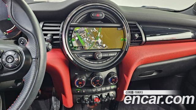 Mini Cooper S 2021 — ფოტო 14/20