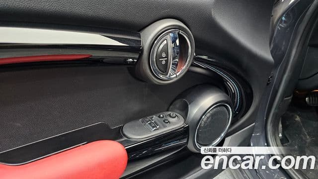 Mini Cooper S 2021 — ფოტო 16/20