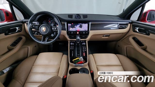 Porsche Macan 2023 — ფოტო 2/20