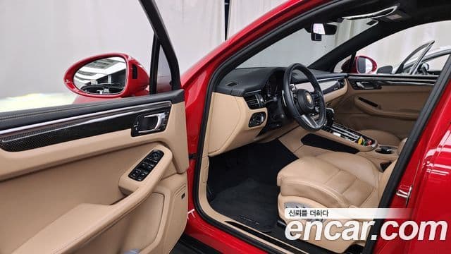 Porsche Macan 2023 — ფოტო 7/20