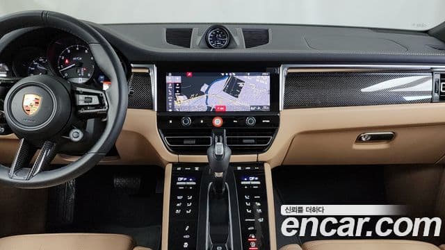 Porsche Macan 2023 — ფოტო 9/20