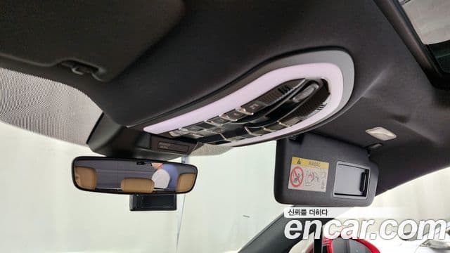 Porsche Macan 2023 — ფოტო 14/20
