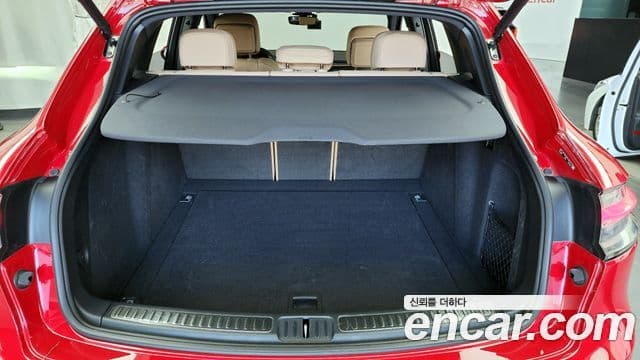 Porsche Macan 2023 — ფოტო 12/20