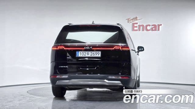Kia Carnival 2023 — ფოტო 4/20