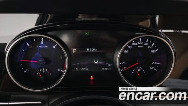 Kia Carnival 2023 — ფოტო 8/20