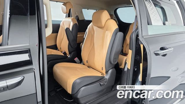 Kia Carnival 2023 — ფოტო 12/20