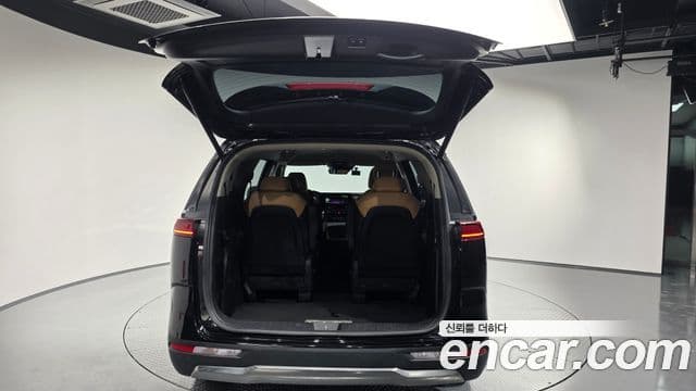 Kia Carnival 2023 — ფოტო 20/20