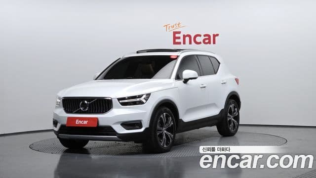 Volvo XC40 2021 — Şəkil 1/20