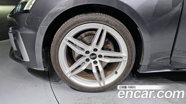 Audi A5 2021 — ფოტო 5/20