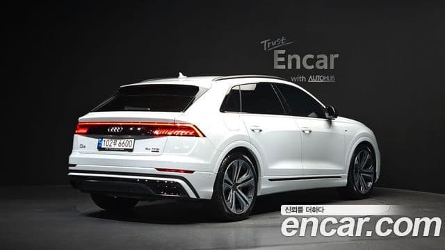 Audi Q7 2023 — Фото 1/19