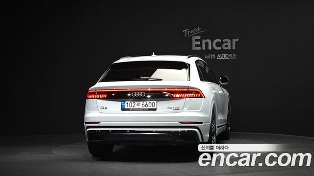 Audi Q7 2023 — Фото 3/19