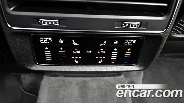 Audi Q7 2023 — Фото 17/19