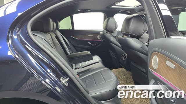 Mercedes-Benz E-Class 2022 — Şəkil 12/20