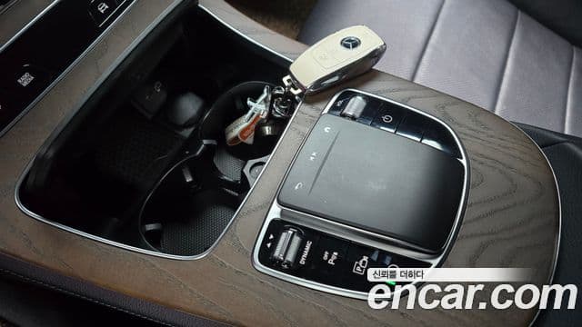 Mercedes-Benz E-Class 2022 — Şəkil 18/20