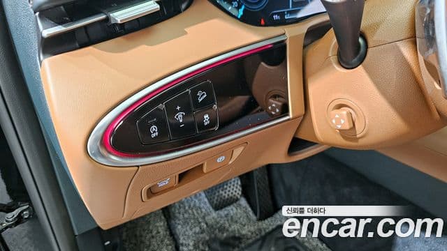 Genesis GV70 2022 — ფოტო 14/20