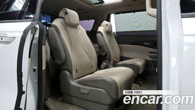 Kia Carnival 2021 — Şəkil 12/20