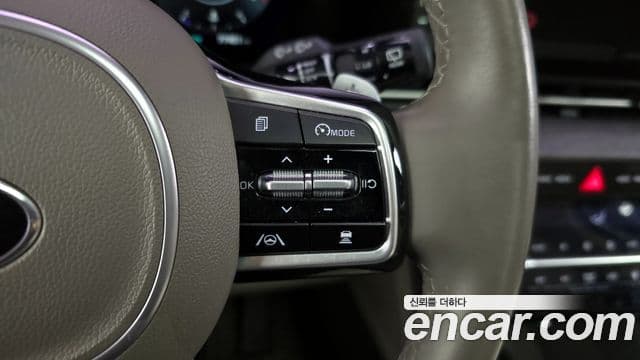 Kia Carnival 2021 — Şəkil 17/20