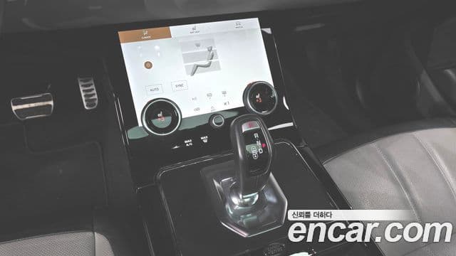 Land Rover Range Rover Evoque 2021 — Фото 8/20