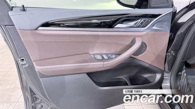 BMW X4 2020 — Photo 12/15