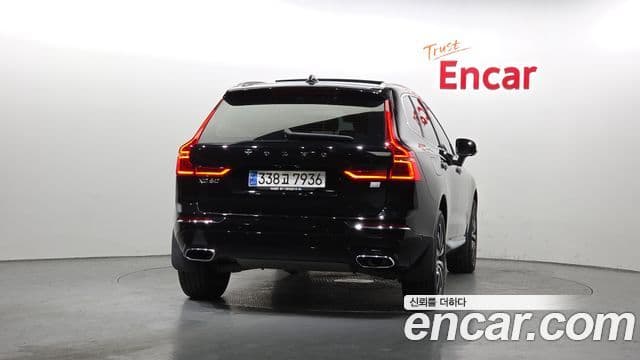 Volvo XC60 2020 — Photo 16/20