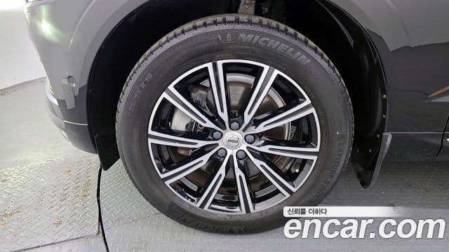 Volvo XC60 2020 — Photo 13/20