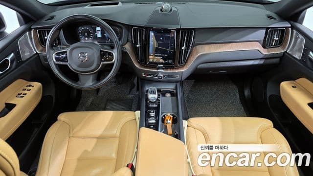 Volvo XC60 2020 — Photo 1/20