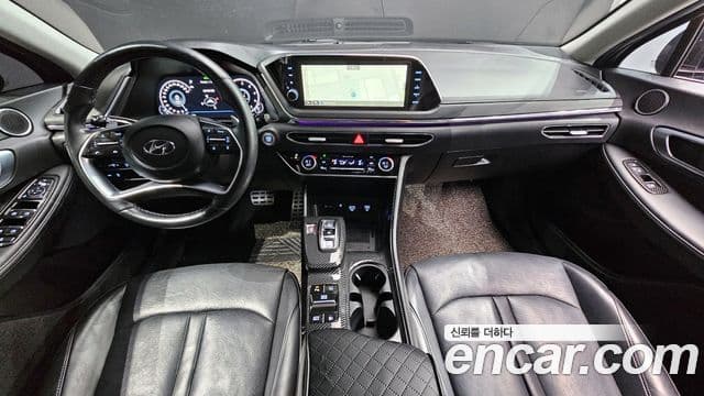 Hyundai Sonata Hybrid 2021 — Photo 1/20