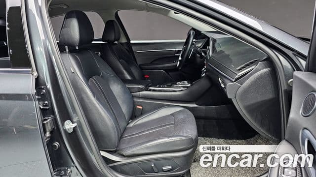 Hyundai Sonata Hybrid 2021 — Photo 14/20