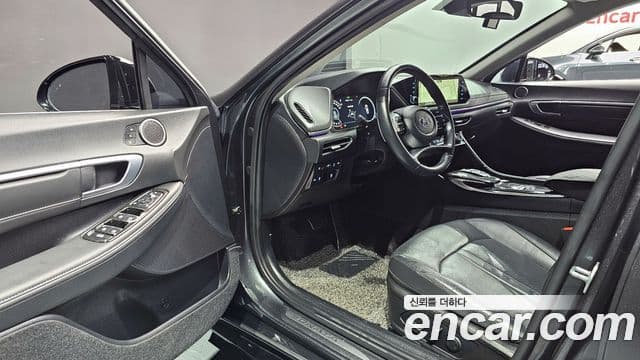 Hyundai Sonata Hybrid 2021 — Photo 2/20